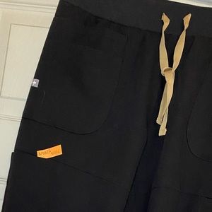 FIGS. XXS Nepal black slim jogger.